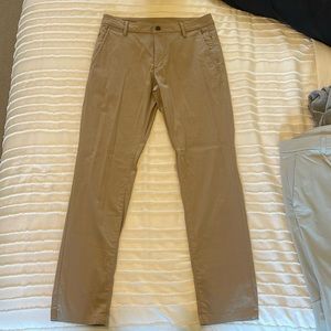 slightly worn bird dog mens khaki pants, great condition size 30/32 straight leg